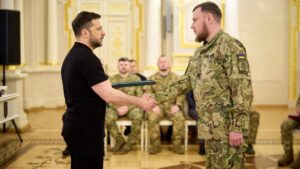 Володимир Зеленський вручив державні нагороди з нагоди Дня українського добровольця