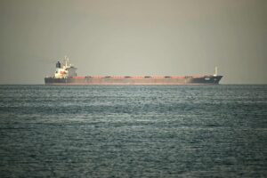 Перший танкер з нафтою пройшов Ормузьку протоку після блокади США