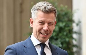 Мадяр планує відсвяткувати кінець правління Орбана