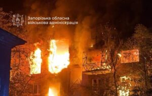БПЛА влучило у багатоповерхівку у Запоріжжі