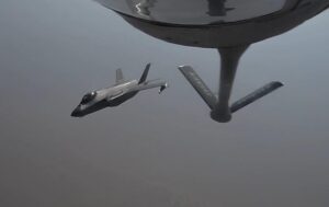 Іран та США продовжують обмінюваися ударами