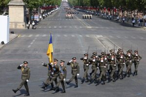 Маршем по Парижу. ЗСУ на параді у Франції