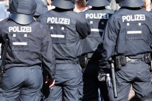 У Баварії 16-річний хлопець влаштував напад у школі, є постраждалі